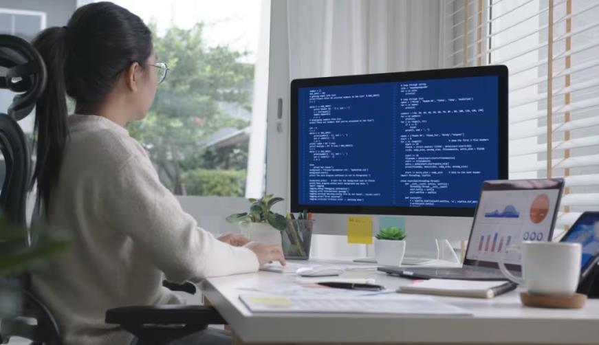 吕梁小程序开发：什么是 cURL 命令？
